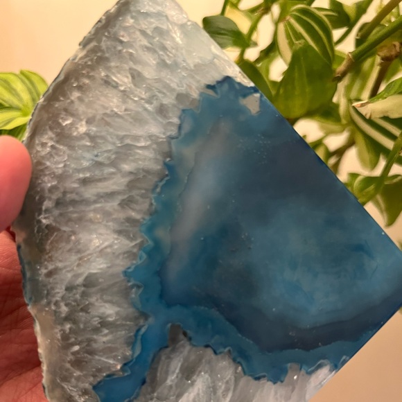 Blue Agate Crystal - Picture 4 of 12